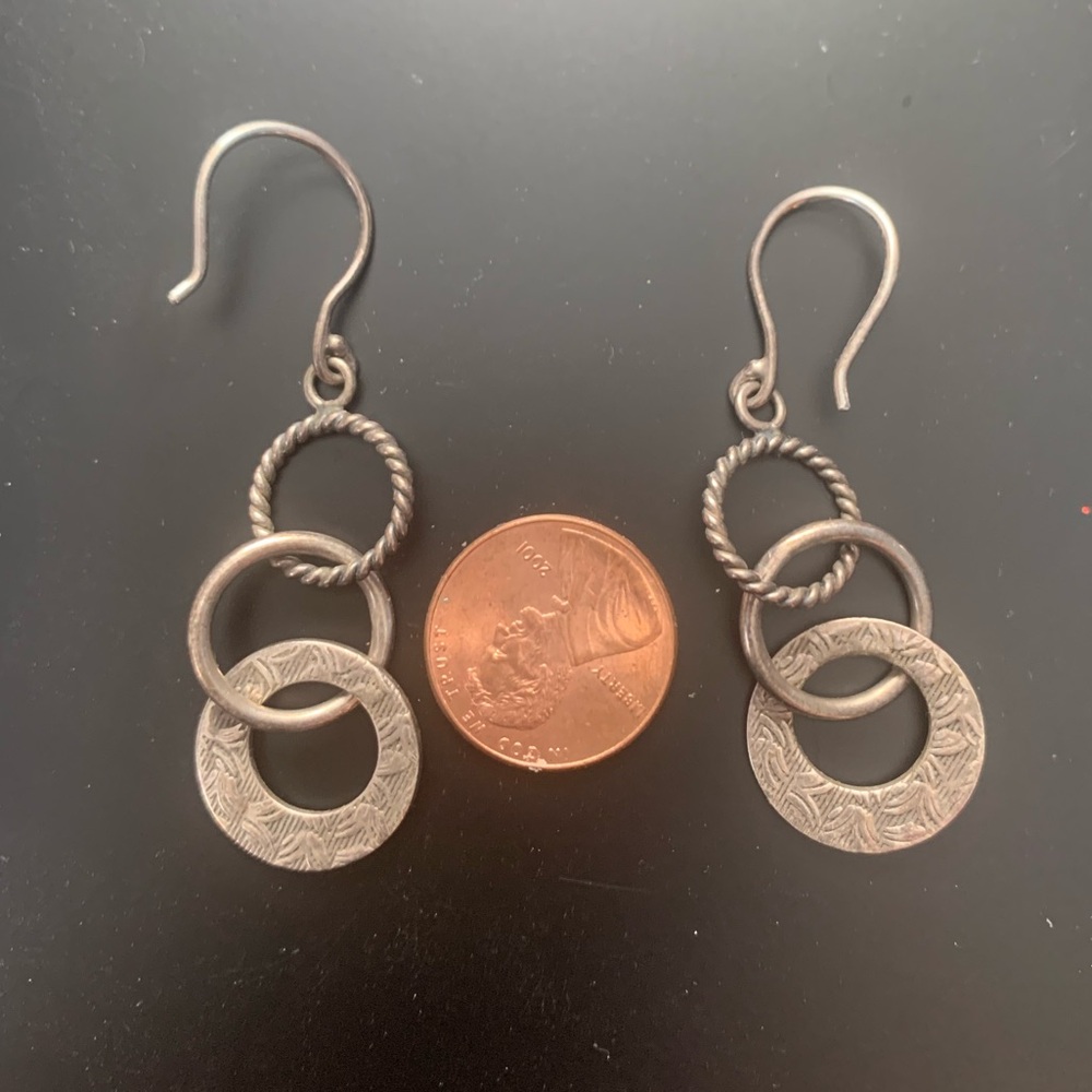 Silpada flattering drop earrings